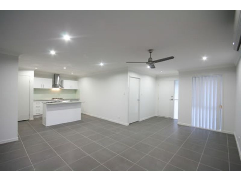 1/15 Wakeham Street, Kallangur QLD 4503