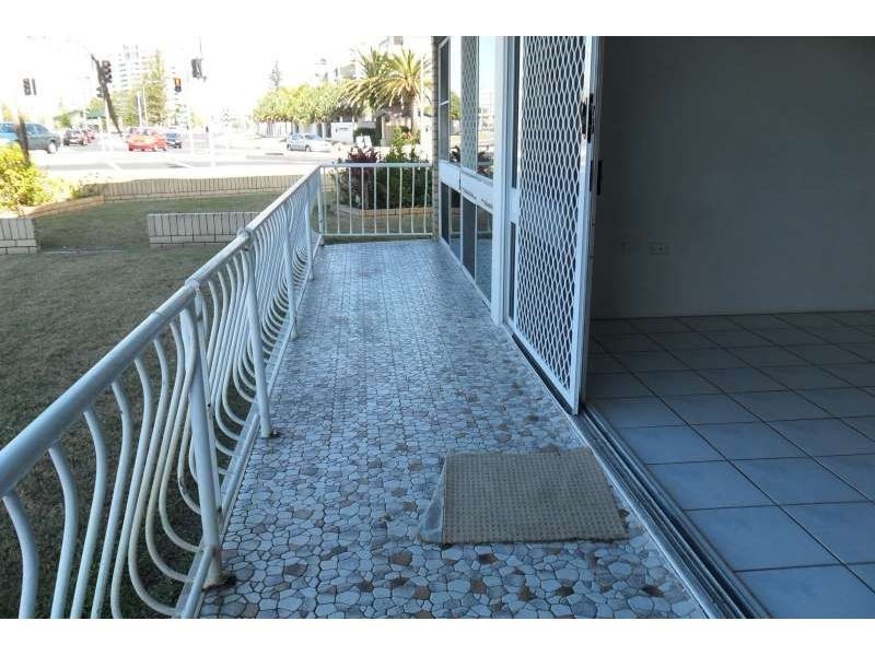 1, 402 Marine Parade, Biggera Waters QLD 4216