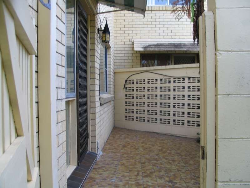 1/63 Walton Street, Southport QLD 4215