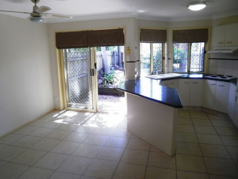 2/50 Pohlman Street, Southport QLD 4215