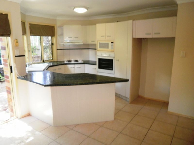 2/50 Pohlman Street, Southport QLD 4215