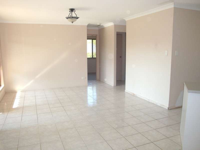 8 Fitchett Street, Goodna QLD 4300