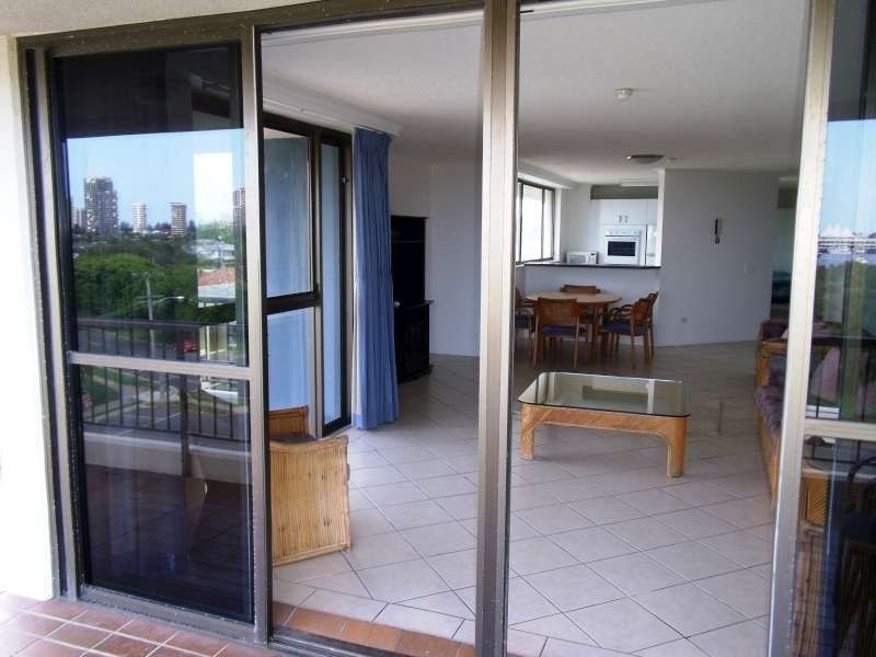 5E Huntington, 10 Marine Parade, Southport QLD 4215