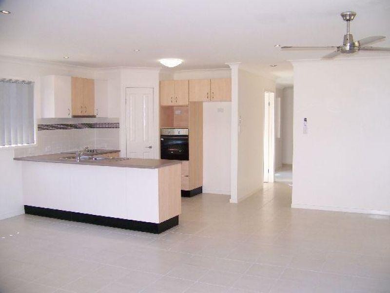 2/13 Oleander Street, Daisy Hill QLD 4127
