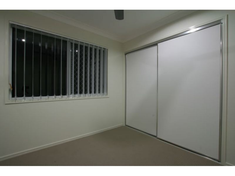 2/5 Lygon Place, Kallangur QLD 4503