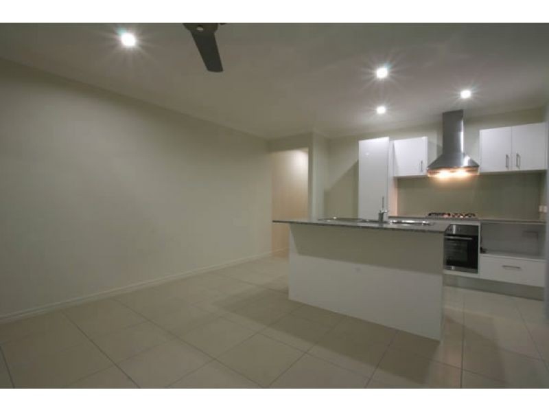2/5 Lygon Place, Kallangur QLD 4503