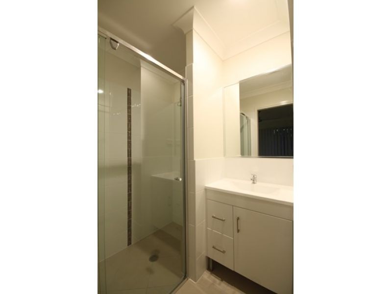 1/4 Gabrielle Court, Kallangur QLD 4503