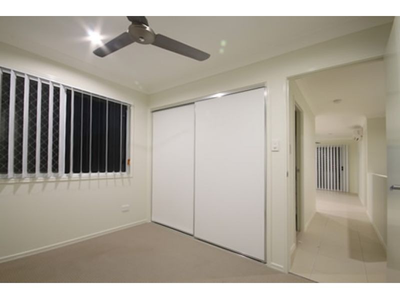 2/4 Gabrielle Court, Kallangur QLD 4503