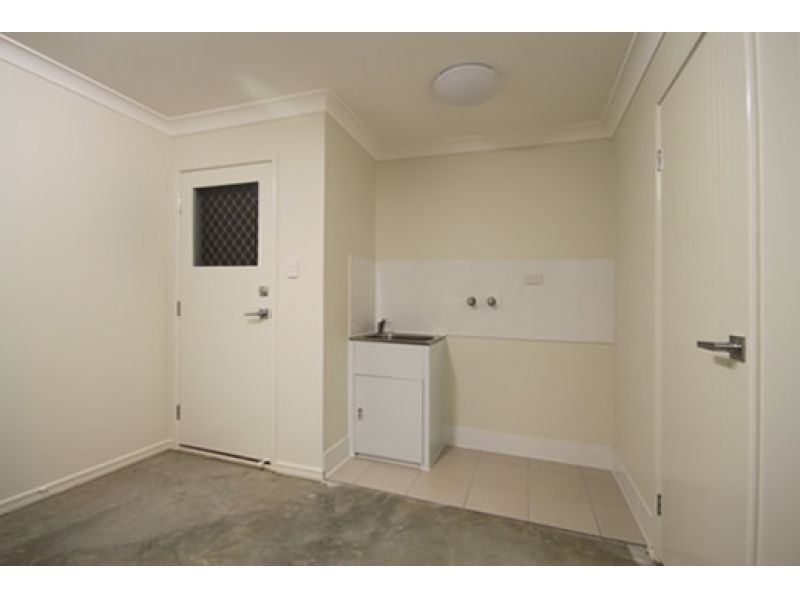 2/4 Gabrielle Court, Kallangur QLD 4503