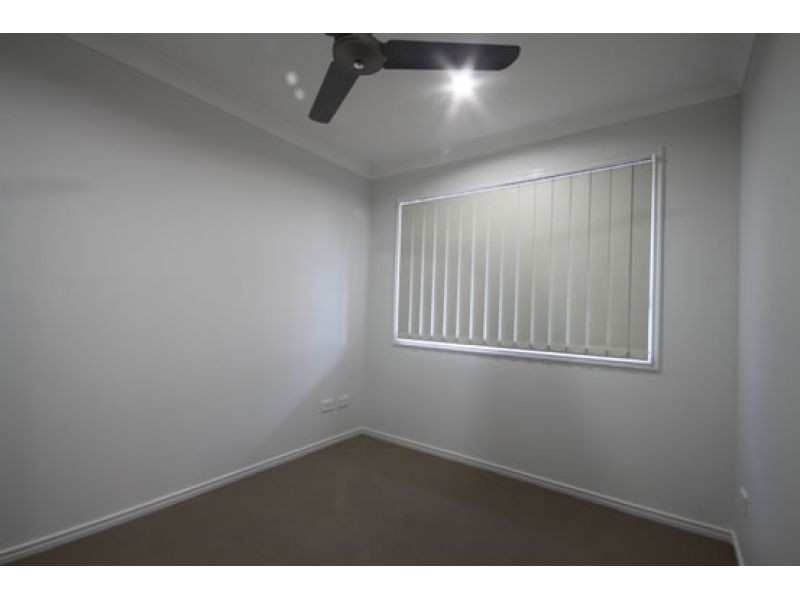 2/3 Gabrielle Court, Kallangur QLD 4503