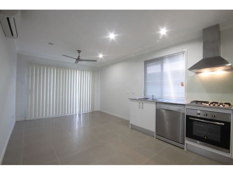 2/3 Gabrielle Court, Kallangur QLD 4503
