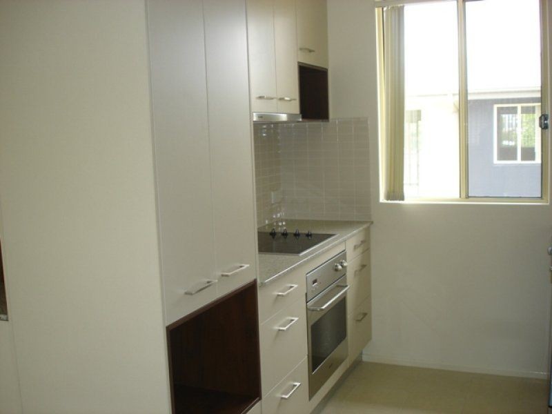 5/4-6 Locke Street, Southport QLD 4215