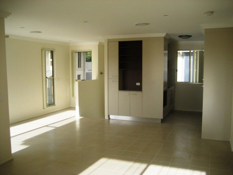 5/4-6 Locke Street, Southport QLD 4215