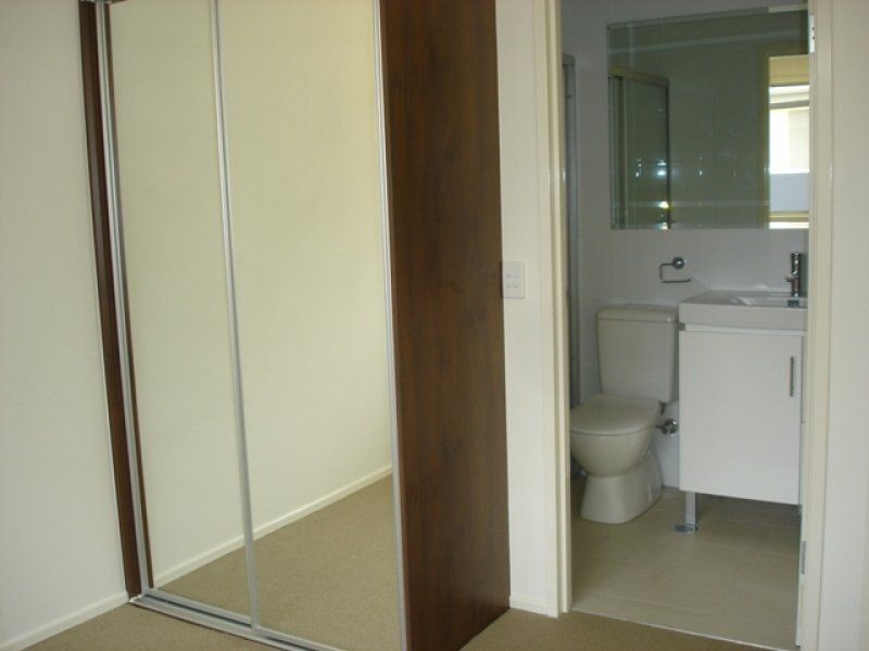 5/4-6 Locke Street, Southport QLD 4215