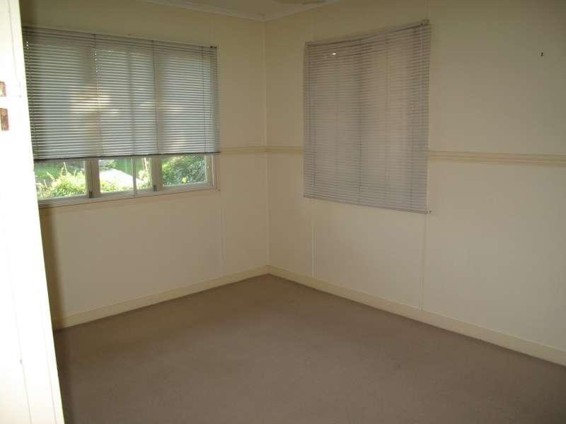 19 Aldren Street, Stafford Heights QLD 4053