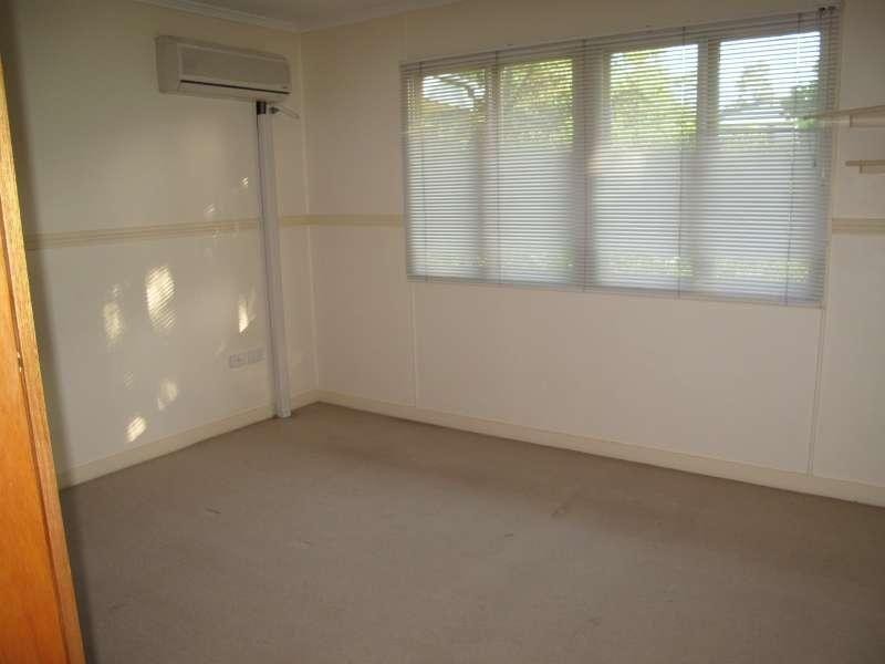 19 Aldren Street, Stafford Heights QLD 4053