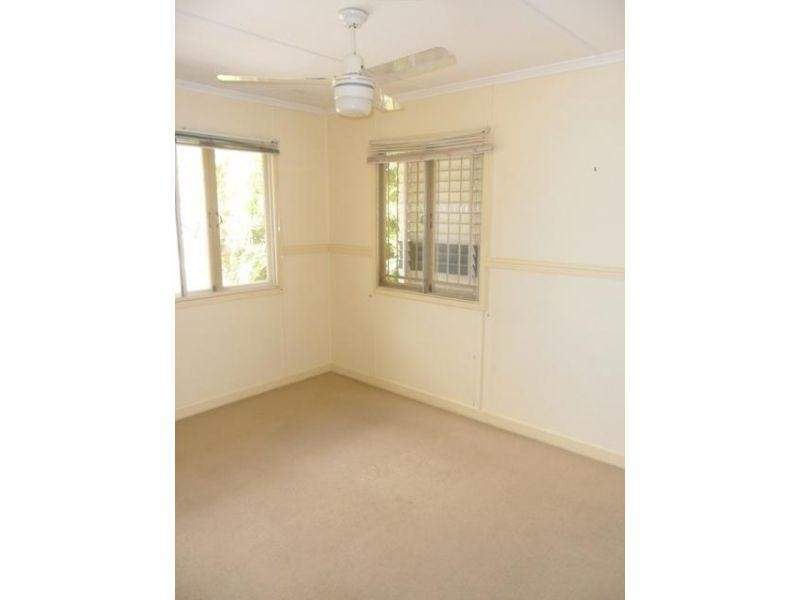 19 Aldren Street, Stafford Heights QLD 4053