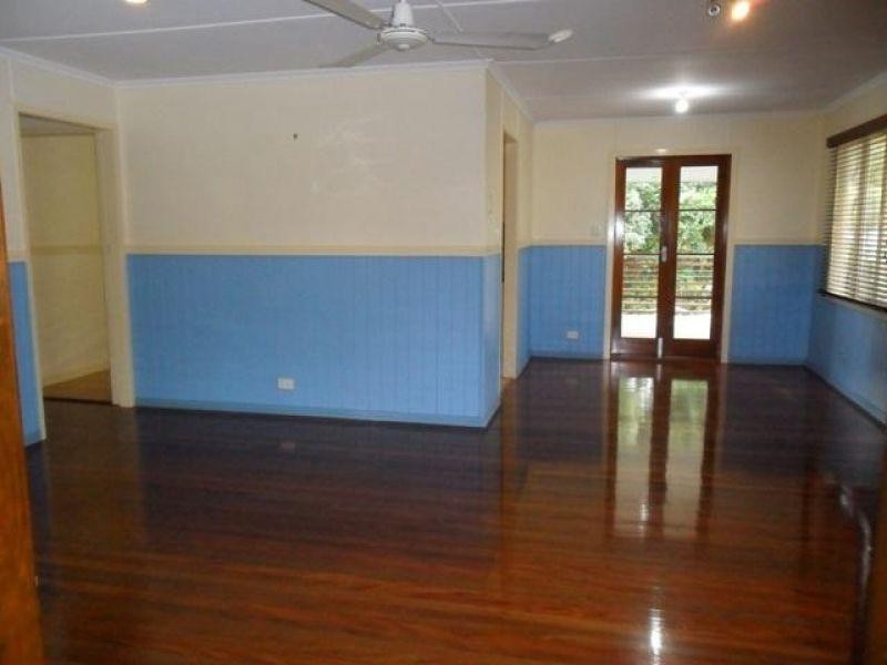 19 Aldren Street, Stafford Heights QLD 4053