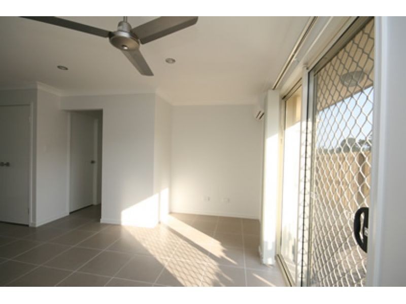 2/1 Lygon Place, Kallangur QLD 4503