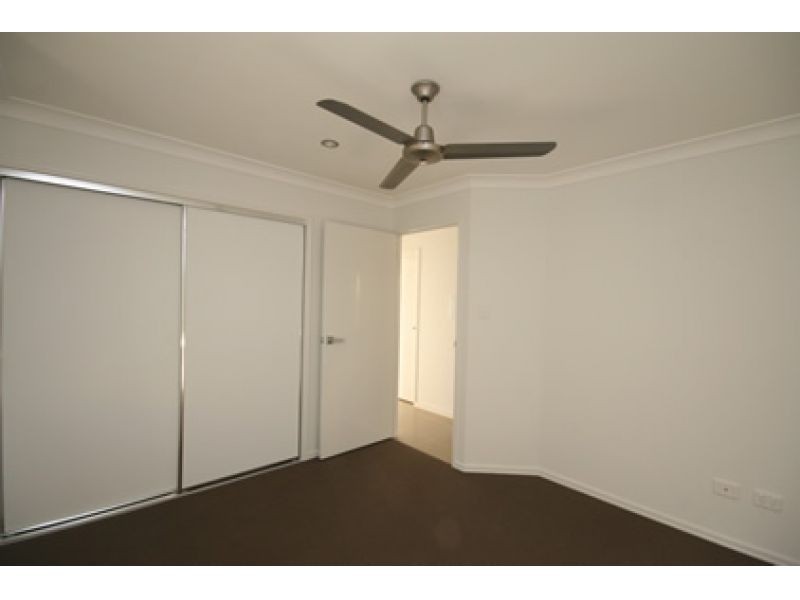 2/1 Lygon Place, Kallangur QLD 4503