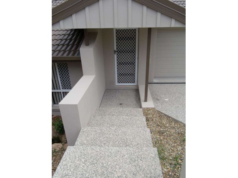 1, 19 Murray Court, Upper Coomera QLD 4209