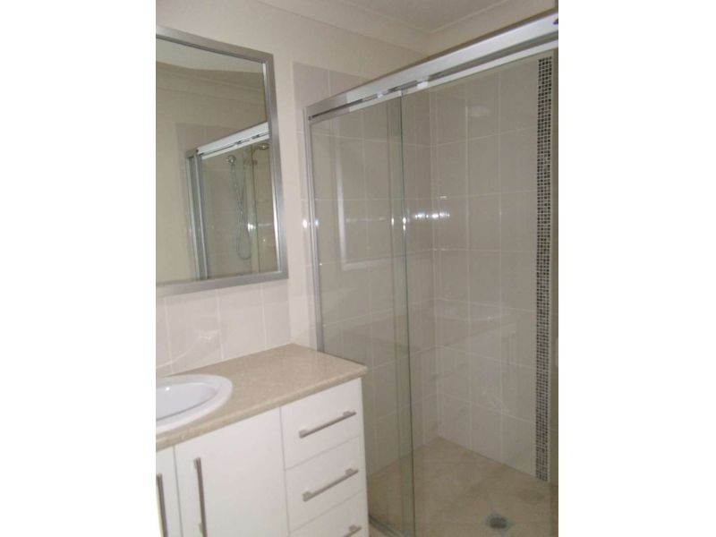1, 19 Murray Court, Upper Coomera QLD 4209