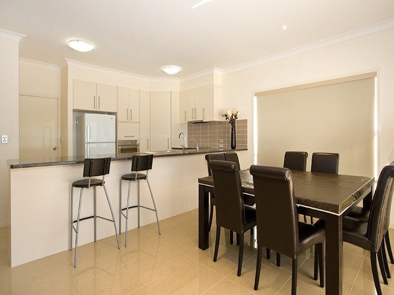 33 Zane Street, Molendinar QLD 4214