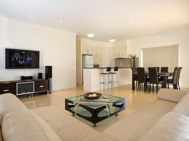 33 Zane Street, Molendinar QLD 4214