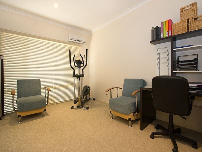 33 Zane Street, Molendinar QLD 4214