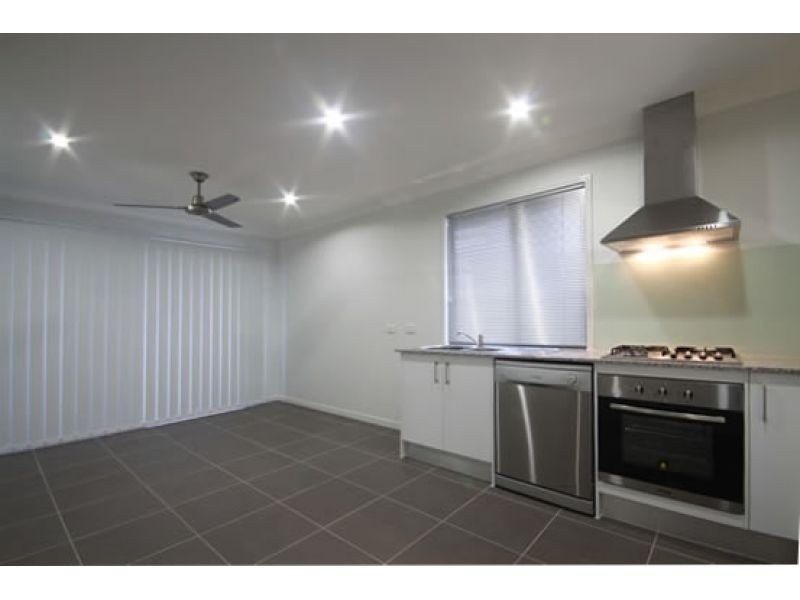 2, 7 Gabrielle Court, Kallangur QLD 4503