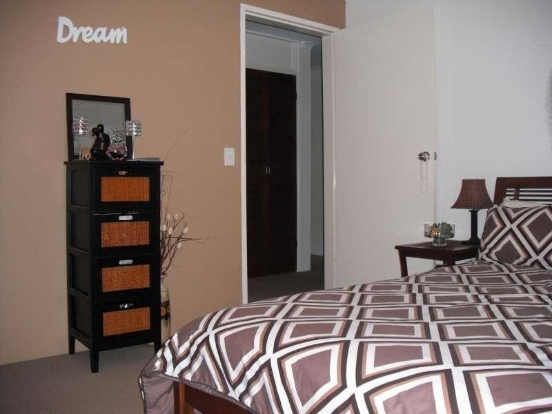 2/4 Stanley Street, Indooroopilly QLD 4068