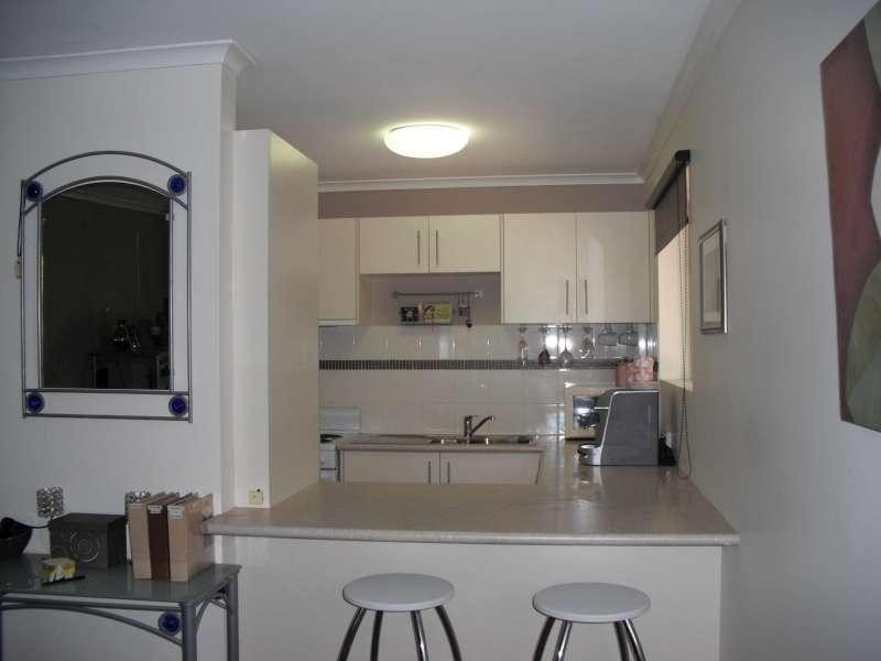 2/4 Stanley Street, Indooroopilly QLD 4068