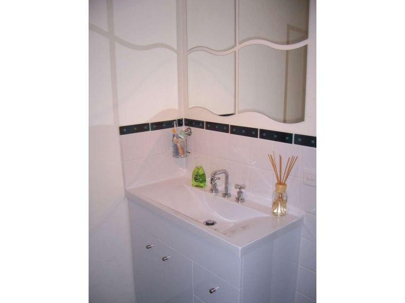 2/4 Stanley Street, Indooroopilly QLD 4068