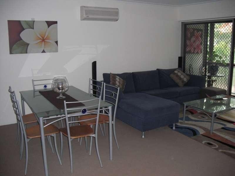 2/4 Stanley Street, Indooroopilly QLD 4068