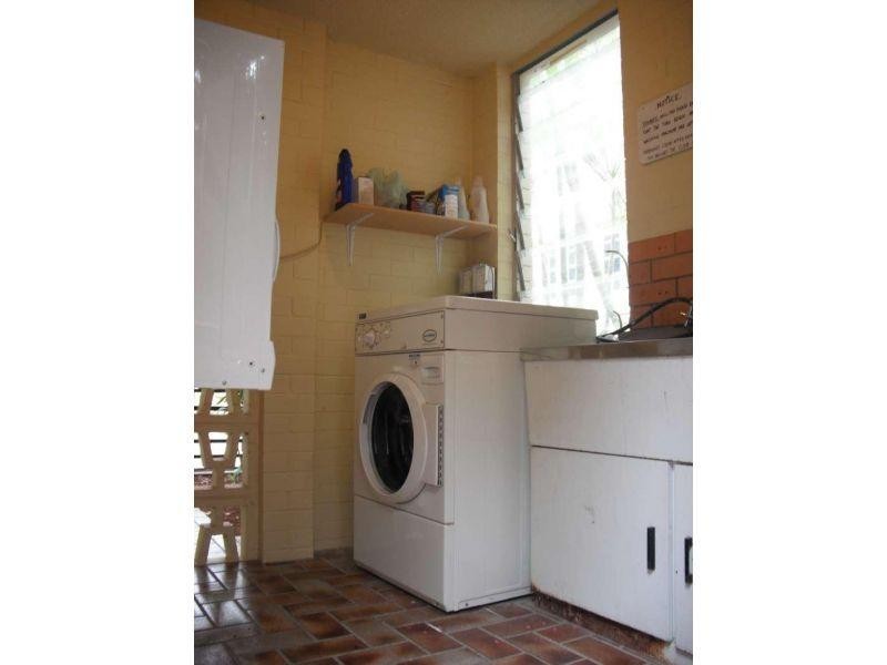 2/4 Stanley Street, Indooroopilly QLD 4068