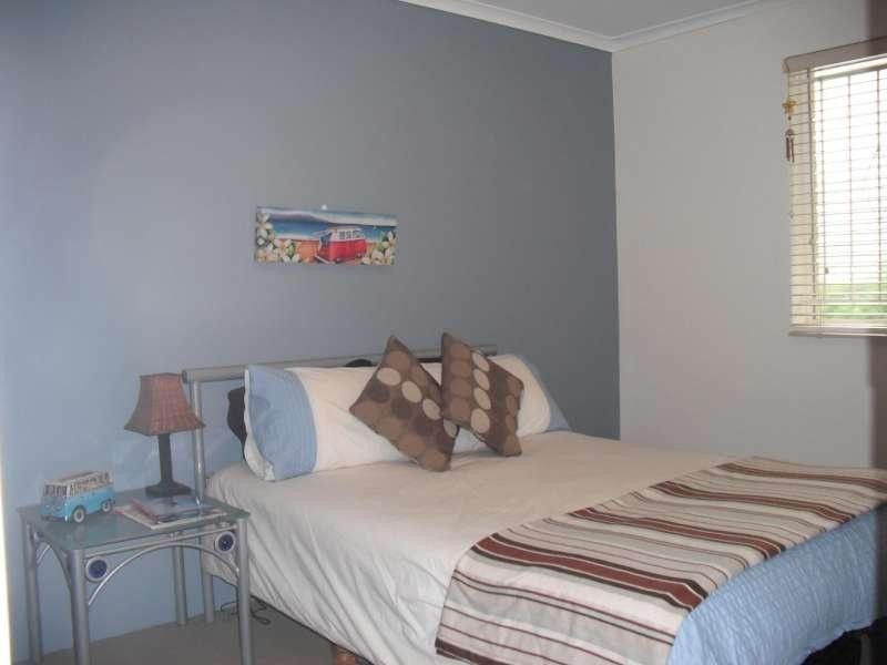 2/4 Stanley Street, Indooroopilly QLD 4068