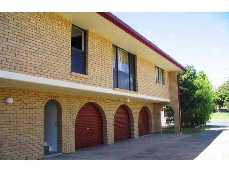 4/211 Scarborough Street, Southport QLD 4215