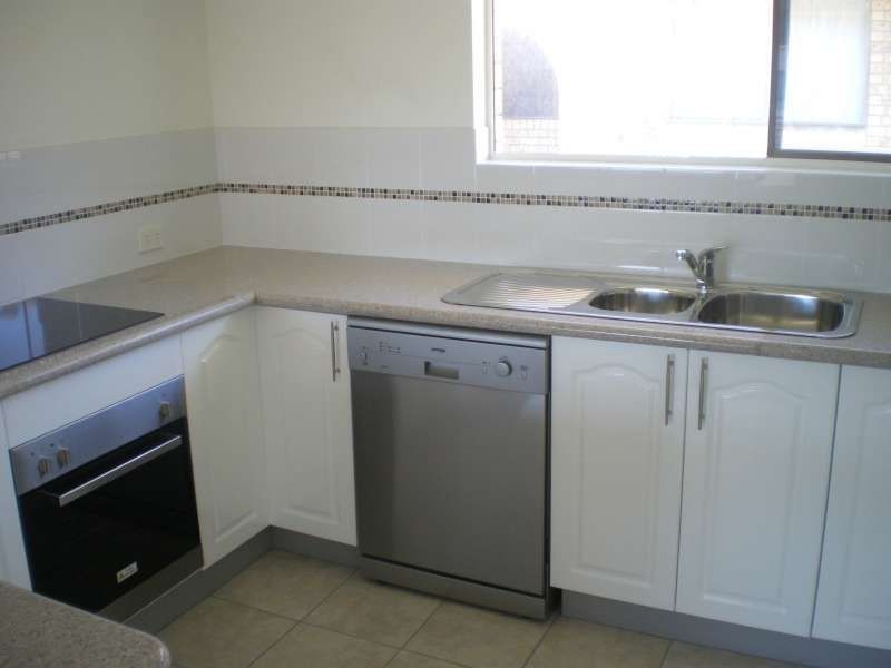 4/211 Scarborough Street, Southport QLD 4215