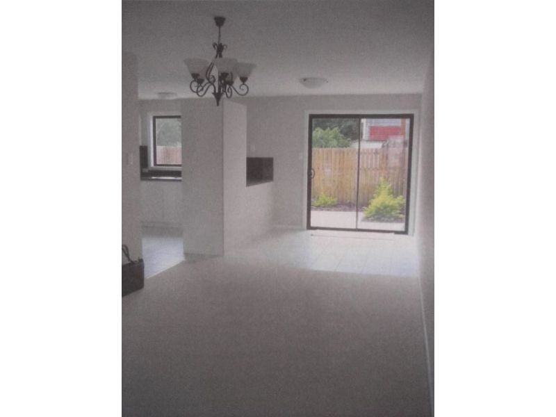 2/20 Robinson Street, Coorparoo QLD 4151