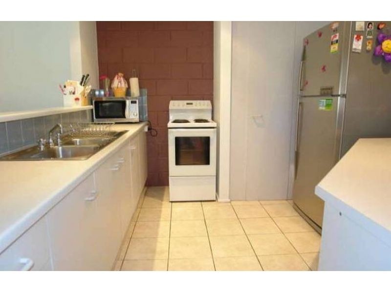 4/111 Little Usher Avenue, Labrador QLD 4215