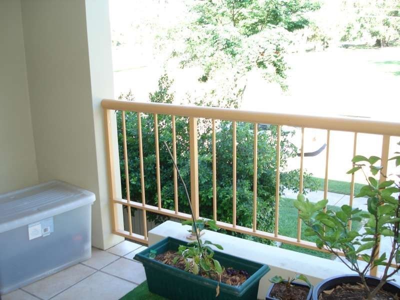 6/81 Fairley Street, Indooroopilly QLD 4068