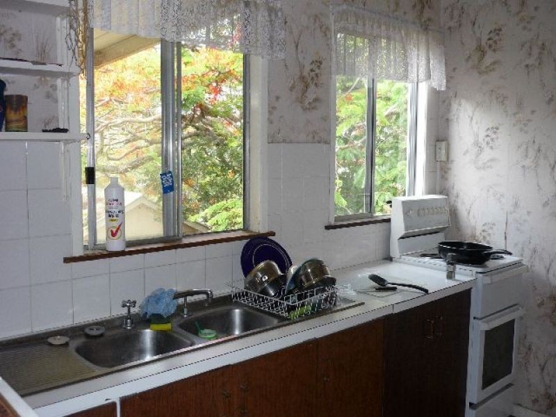 28 Stanley Road, Norman Park QLD 4170