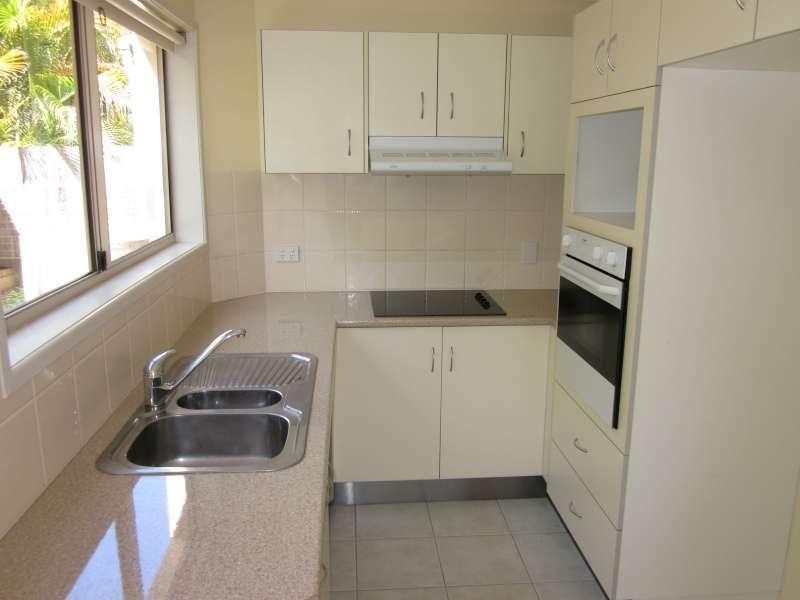 1/40 Warren Street, St Lucia QLD 4067