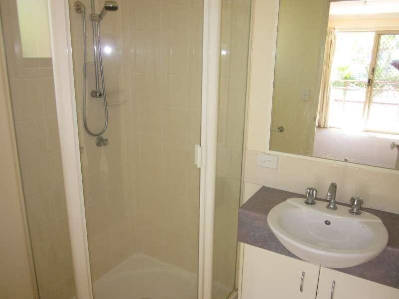 1/40 Warren Street, St Lucia QLD 4067