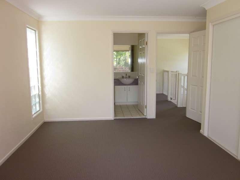 1/40 Warren Street, St Lucia QLD 4067