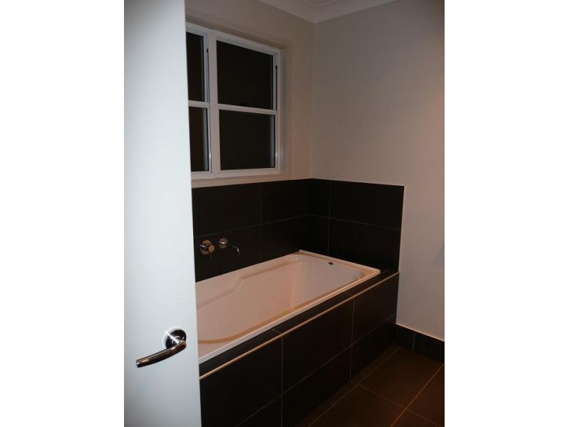 10 Highlands Street, Wavell Heights QLD 4012