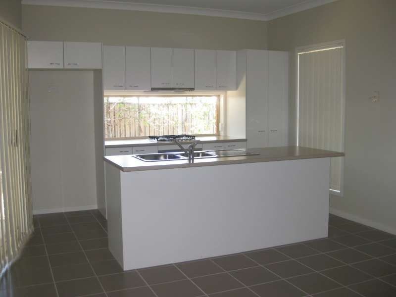 12 Koala Close, North Lakes QLD 4509