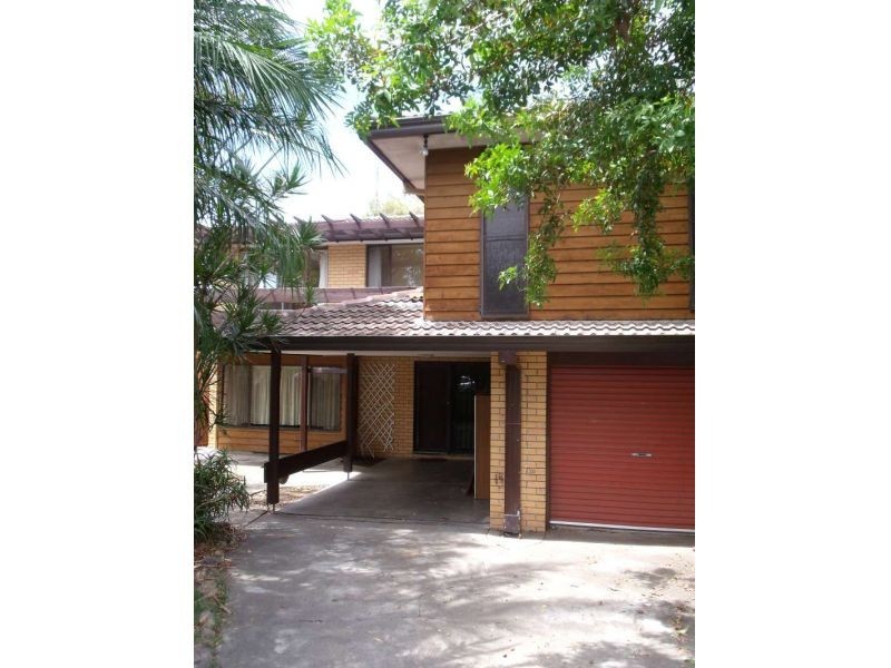 6 Moonah Avenue, Southport QLD 4215