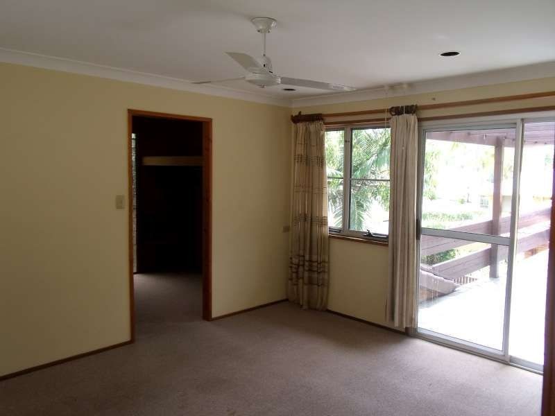 6 Moonah Avenue, Southport QLD 4215