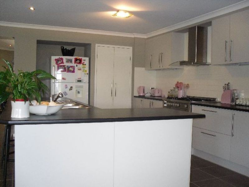 6 Baychester Place, Wakerley QLD 4154